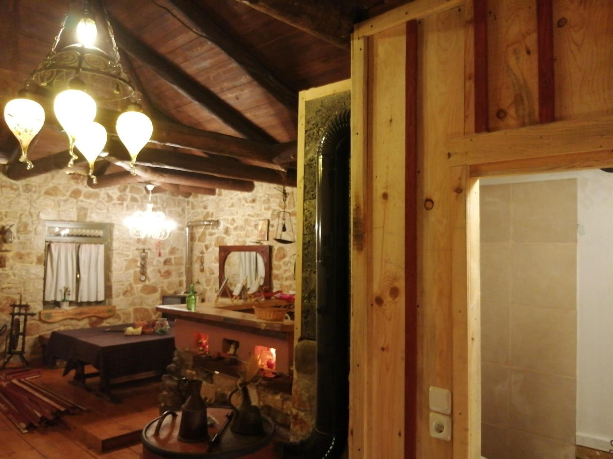 Yono'S Traditional House Ano Ravenia Oda fotoğraf