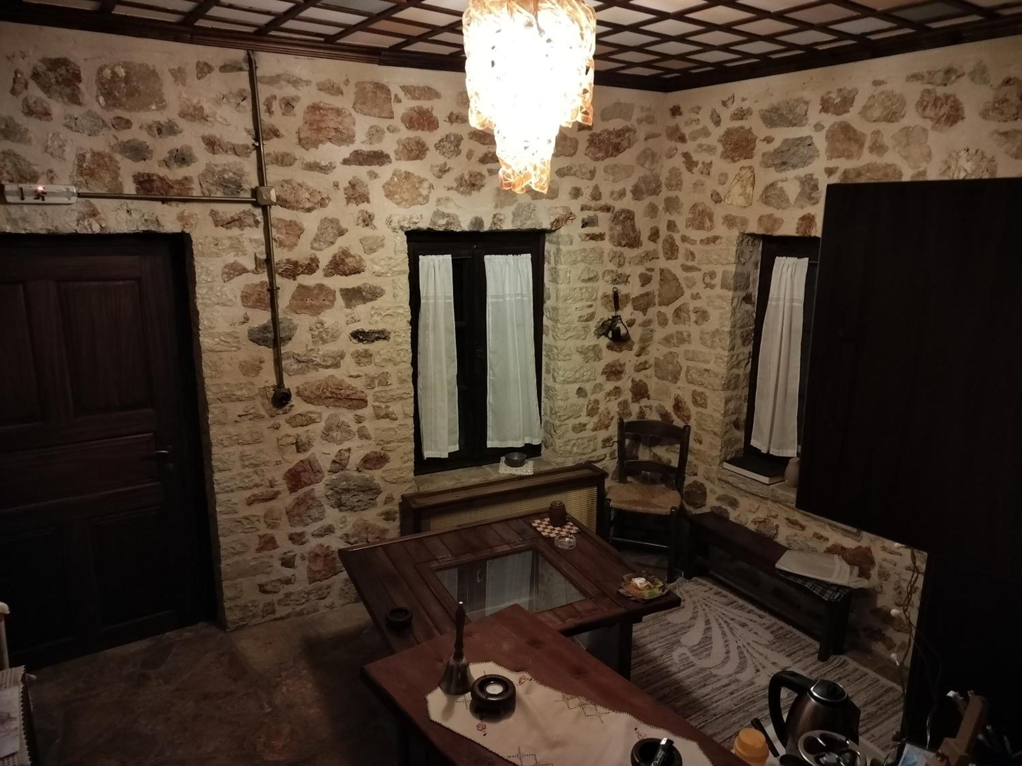 Yono'S Traditional House Ano Ravenia Oda fotoğraf